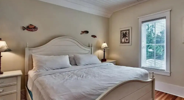 Sandy Bottoms 4 Bedroom Holiday Home by Five Star Properties, Забронировать Дом для отпуска Виллы Санта-Роза-Бич, Вилла