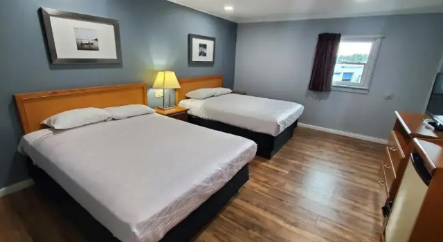 Четырёхместный номер Standard Travelers Inn