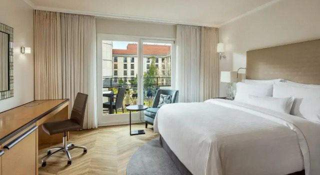 Двухместный номер Superior с балконом The Westin Grand Berlin