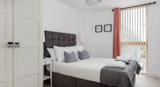 Четырёхместные апартаменты с балконом iSTAY APARTMENTS at VIZION