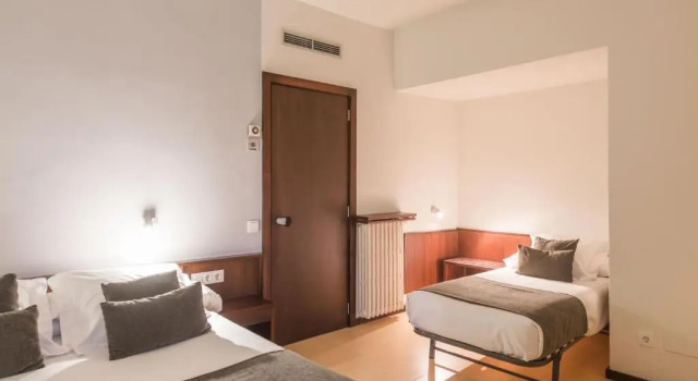 Трёхместный номер Standard Hotel Emporda