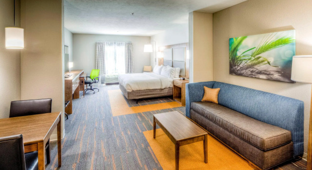 Двухместный люкс Holiday Inn Express & Suites Cleveland/Westlake by IHG