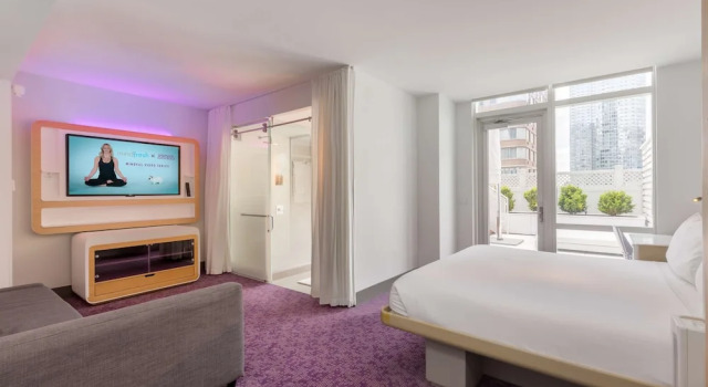 Двухместный полулюкс First Class с террасой YOTEL New York Times Square