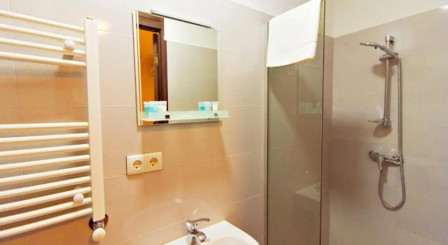 Camera Standard Hotel Tabi
