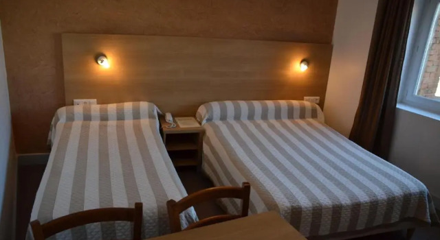 Hôtel de France, Prenota Hotel Hotel a Alvernia con parcheggio, Parcheggio