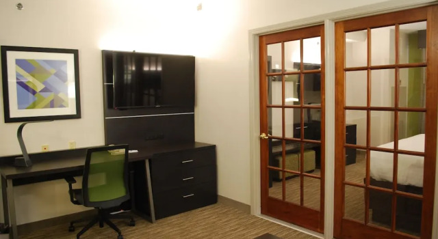 Четырёхместный люкс Holiday Inn Express Hotel & Suites Kingsport-Meadowview I-26 by IHG