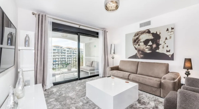 by RIVA - Incredible, Stylish 2 Bedroom Apt in Puerto Banus Gardens, Забронировать Отель Отели Марбелья с парковкой, рядом с Casino Marbella, Парковка