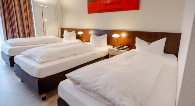 Standart üç kişilik oda Hotel Tiergarten Berlin