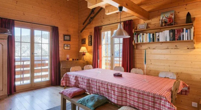 Montebello - Cozy Classic Swiss Chalet With Stunning Views