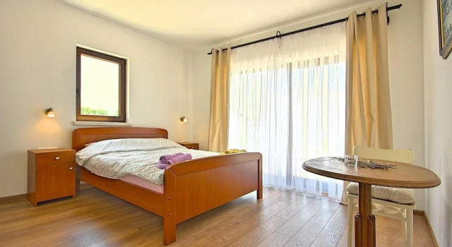 Villa Nira by Villas Holiday, Забронировать Вилла Отели в центре Вишнян, в центре