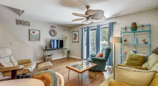 Liberty Beach by Book That Condo, Book Hotel Hoteller i Lower Grand Lagoon med parkering, Parkering