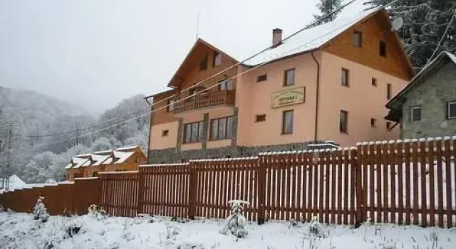 Cabana Turistica Istvana, Varaa Hotelli  