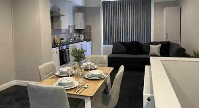 4 bed Studio in Rhyl With Parking - Close to Beach, Забронировать Апартаменты/квартира Апартаменты Рила, рядом с Развлекательный парк Children's Village, Апартаменты/квартира