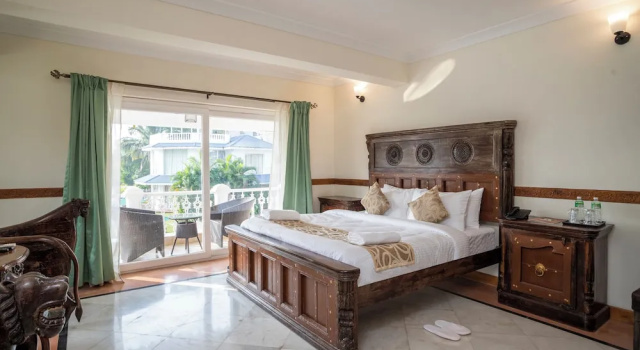 Номер Standard Stone Wood Riverfront Resort, Siolim