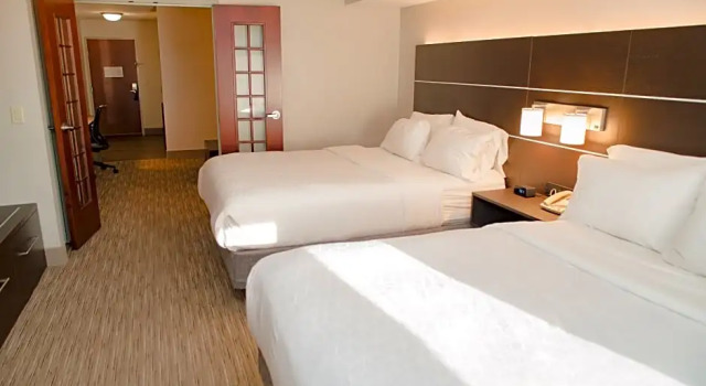 Шестиместный номер Standard Holiday Inn Express Winona by IHG