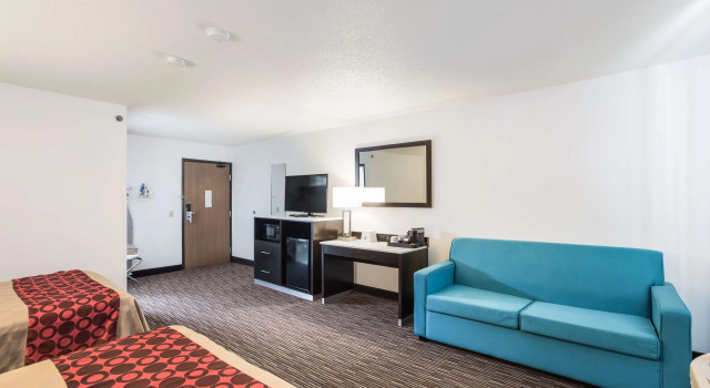 Четырёхместный люкс Executive Americas Best Value Inn Charlotte