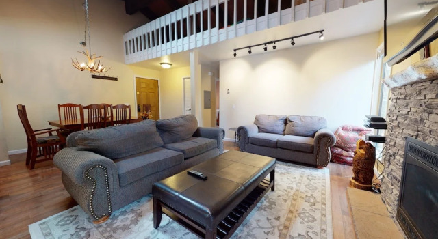 Mammoth Estates Deluxe 2 Bedroom Condos, Rezerwuj Apartament Hotele w Mammoth z basenem, Basen