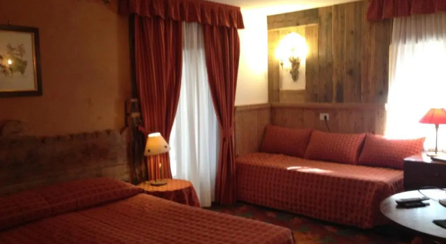 Трёхместный номер Standard Hotel Chateau Blanc