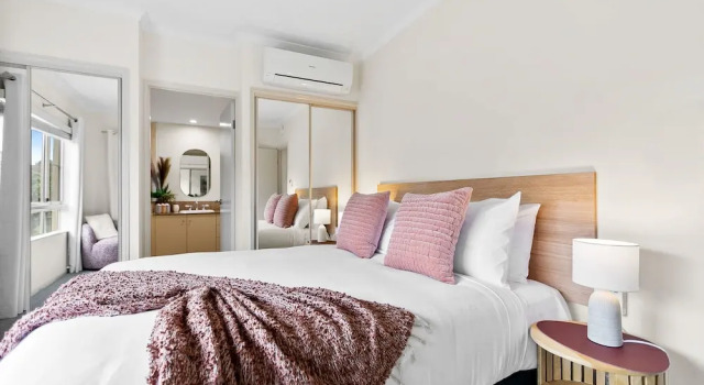 Lakeside Luxe Retreat - Pool View BBQ Spa Bath, Buchen Sie Resort Cairns Cairns and Northern Beaches