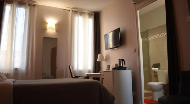 Hôtel Henri IV, Rezervovat Hotel Tarbes Hautes-Pyrénées