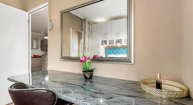Sort After Cape Town Home. Welcome To Judah House. (Adults Only), Забронировать Отель Отели Cape Peninsula с парковкой, Парковка