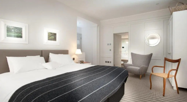 Номер Standard The Crown Hotel