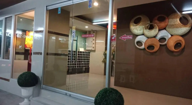 Crystal Place Parkkred, Забронировать Отель Отели Нонтхабури с парковкой, Парковка