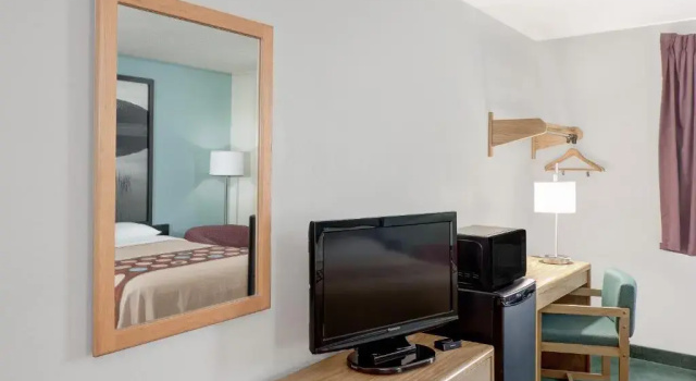 Номер Standard Super 8 by Wyndham Gas City Marion Area