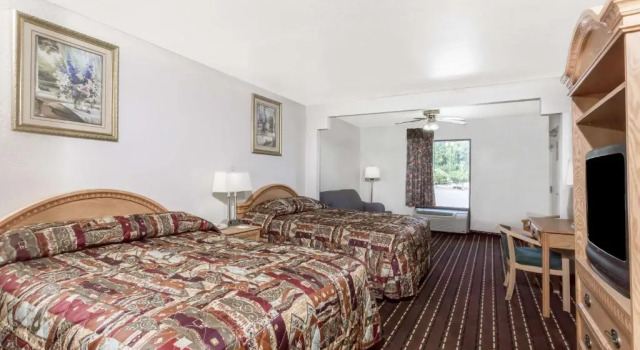 Люкс Brentwood Inn & Suites