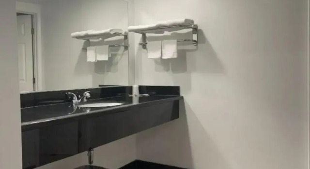 Четырёхместный номер Standard Capital City Inn Sacramento Convention Center CA