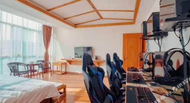 Кровать в общем номере Meet Hostel
