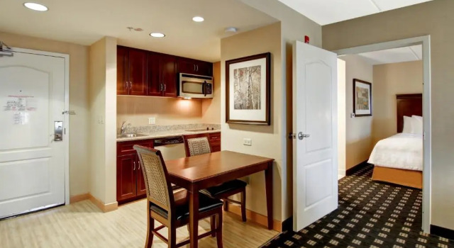 Двухместный люкс Premium c 1 комнатой Homewood Suites by Hilton Toronto Airport Corporate Centre