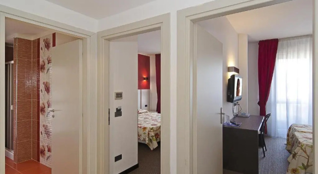 Полулюкс Hotel Eur