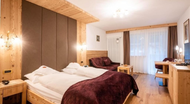 Двухместный номер Standard с балконом и с видом на сад Hotel Gran Paradis
