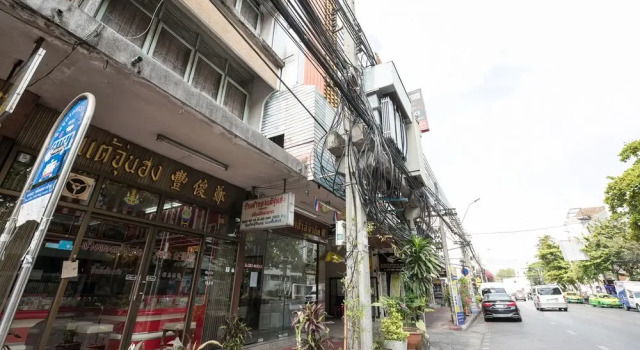 OYO 110 Old Towm(โอโย 110 โอลด์ทาวน์ โฮเต็ล), Забронировать Отель Phra Nakhon Бангкок, рядом с Мост Рамы VIII