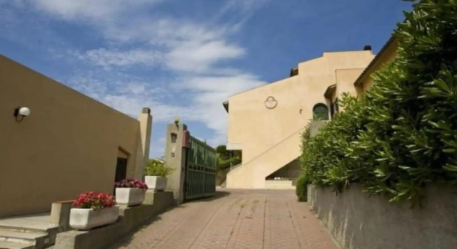 Capoliveri center with Outer space and Parking.-MALEA
