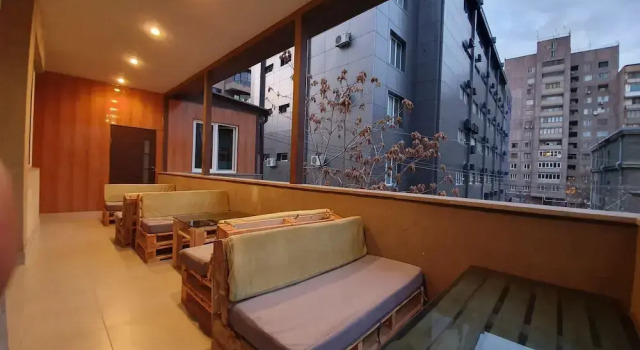 Doss Hostel And Hotel