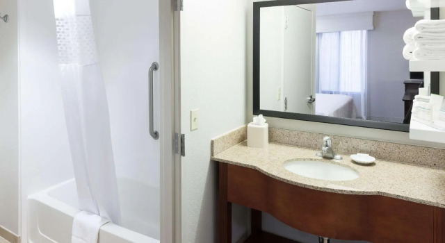 Двухместная студия Hampton Inn & Suites Tulare