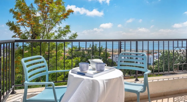 Вилла с 5 комнатами Villa Atlantica