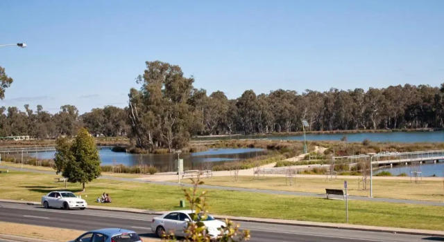 Apartamento 2 dormitorios con vista al lago Central Shepparton Apartments