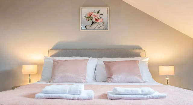 Queens Townhouse - 3 Bedrooms - Pets - Parking, Забронировать Отель Грейт-Ярмут The Broads, рядом с Аквариум Sea Life