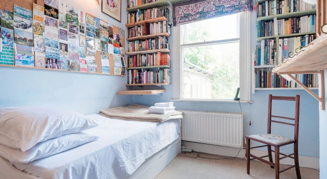 Enchanting Hammersmith Home Close to Shepherds Bush by Underthedoormat