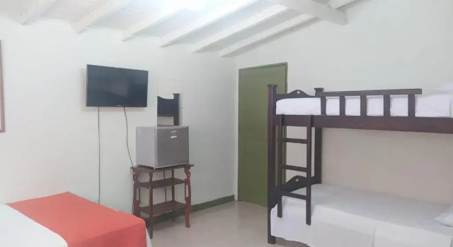 Четырёхместный номер Standard Hotel Plaza Menor