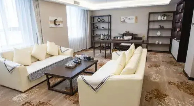 Люкс Business Baicheng Hotel