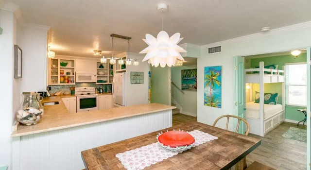 3BR/3BA Pool and Boardwalk to the Beach by RedAwning
