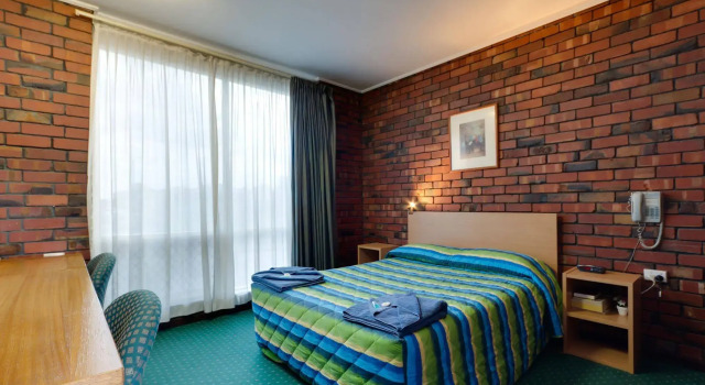 Enfield Motor Inn