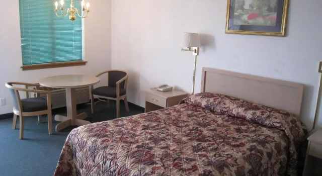 Номер Standard Crown Inn