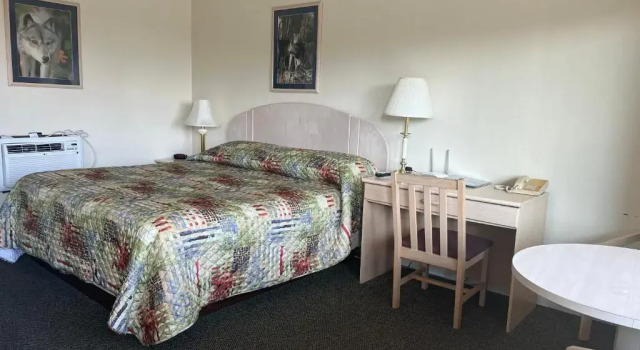 Gray Wolf Lodge, Đặt Khách sạn mini Manistique 