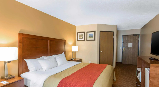 Номер Standard Quality Inn Logan near University