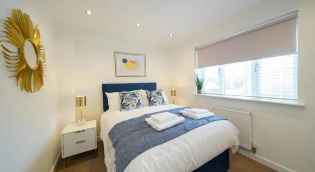 Коттедж Castle Townhouse Kenilworth - Private Parking - 24 Hr Gym Access - Town Centre